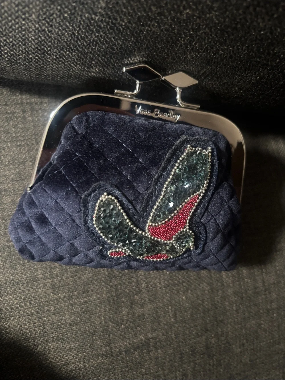VERA BRADLEY ICONIC KISSLOCK COIN PURSE CLASSIC NAVY VELVET 2018 NWT BEADED NEW - Picture 3 of 13